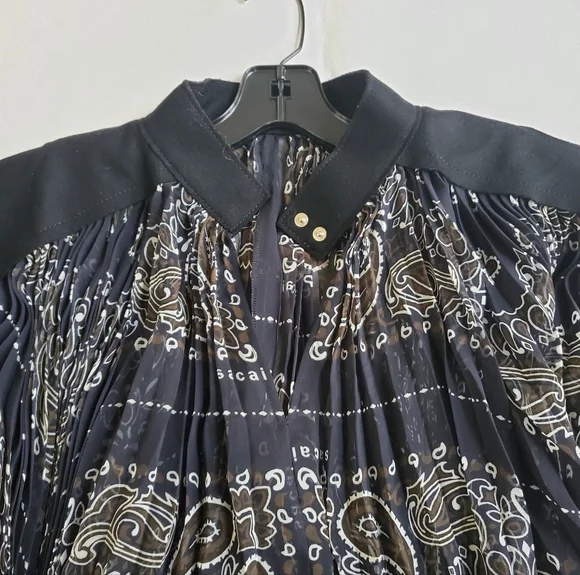 NWT$1015 SACAI Bandana Print Logo Pleated Pullover Top Blouse Sz JP 3 (US Large) - Picture 8 of 15
